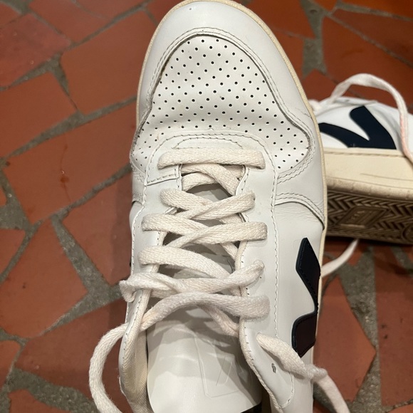 GUC Veja women’s sneaker V-12, size 38 - Picture 4 of 7